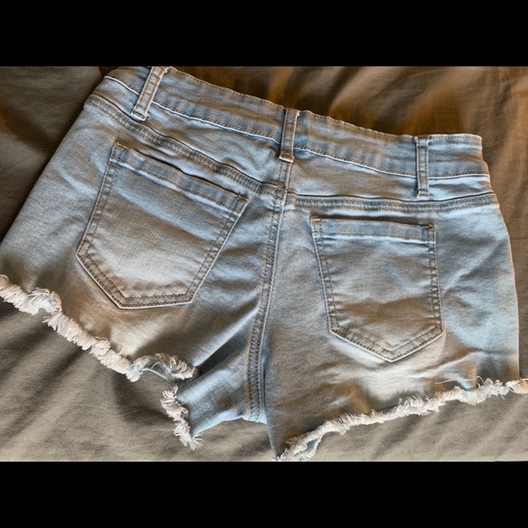 Shorts - Picture 2 of 3